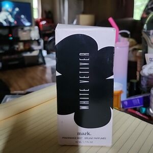 Nib Avon Mark White Vetiver 1.7 Fragrance Mist.